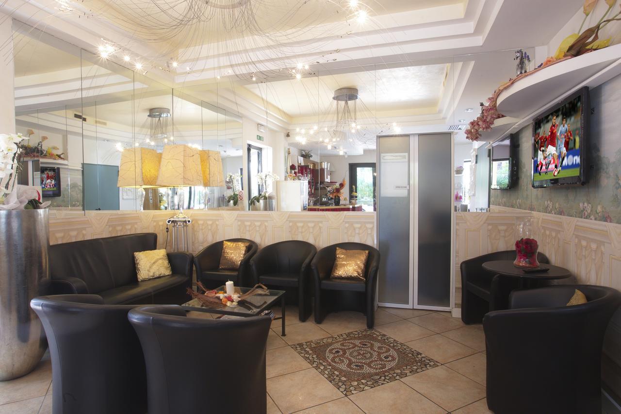 Hotel La Nidiola Ριτσόνε Εξωτερικό φωτογραφία